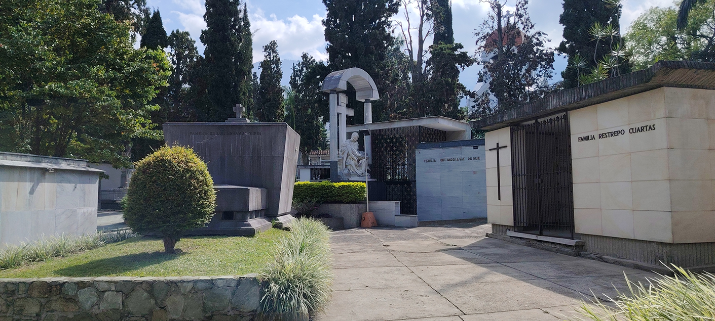 plaza-cementerio-san-pedro
