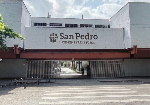 entrada-cementerio-san-pedro